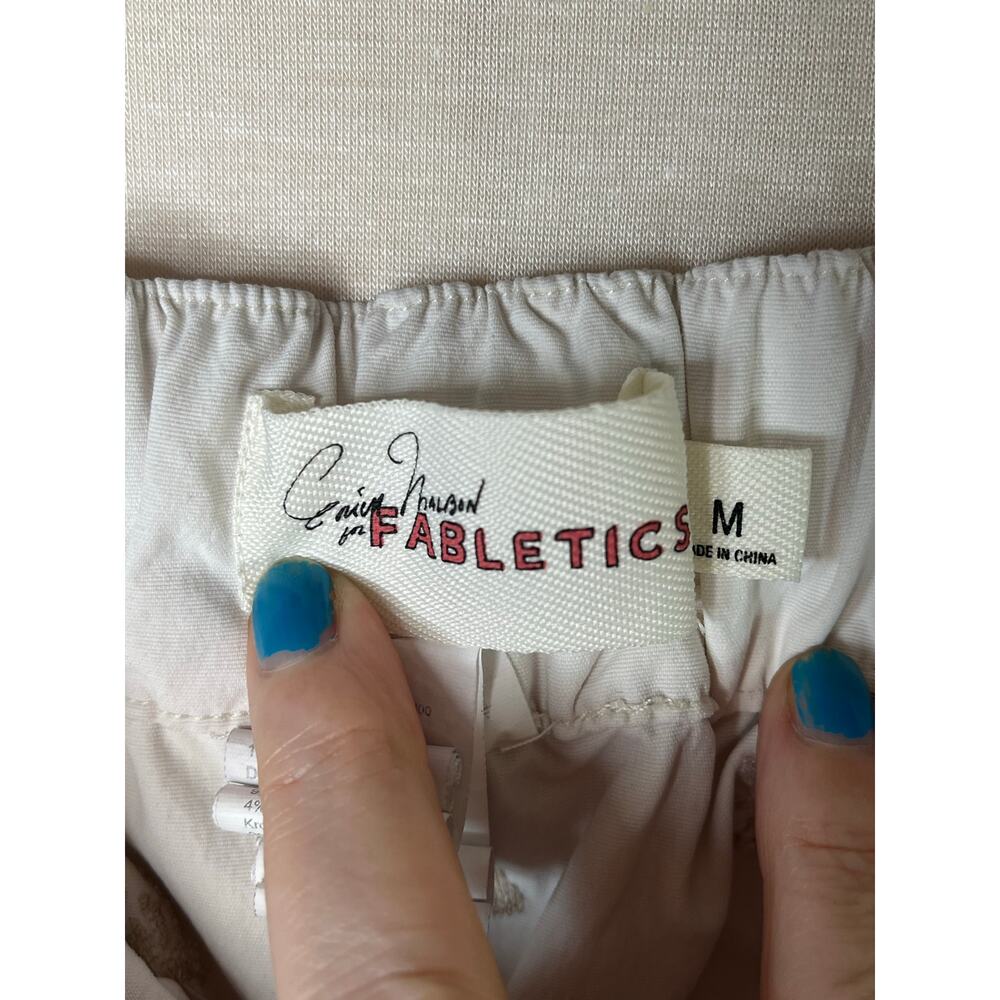Fabletics Malbon pleated flounce short in bone, size M, EUC - Picture 2 of 8